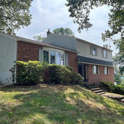 1625 Caroline Dr, Aston, PA 19014