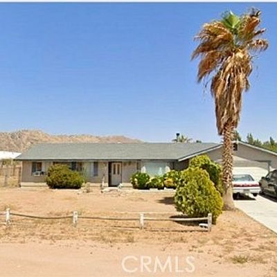 16811 Nawakwa Rd, Apple Valley, CA 92307