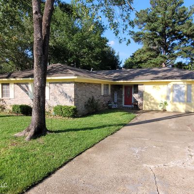 138 Chestnut Cv, Jackson, MS 39212