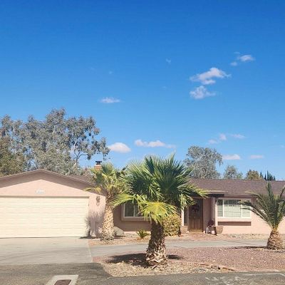 19100 Bay Meadows Dr, Apple Valley, CA 92308