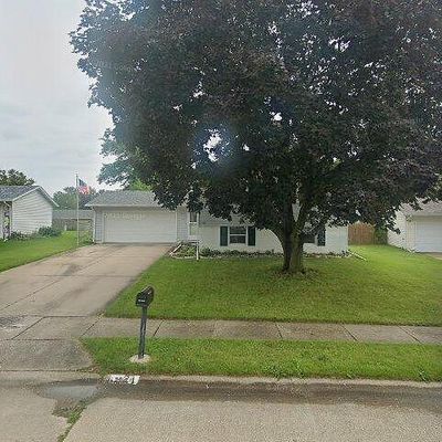 1921 W 55 Th St, Davenport, IA 52806