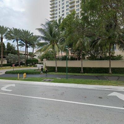 19501 W Country Club Dr #912, Aventura, FL 33180