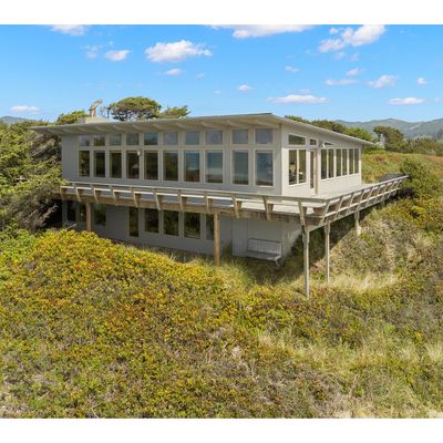 20 Spouting Whale Ln, Gleneden Beach, OR 97388