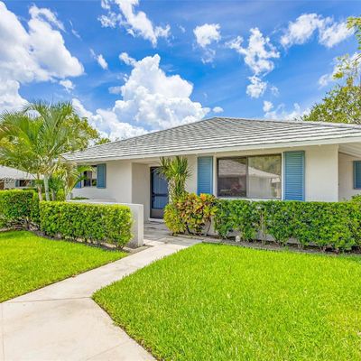 201 Club Dr, Palm Beach Gardens, FL 33418