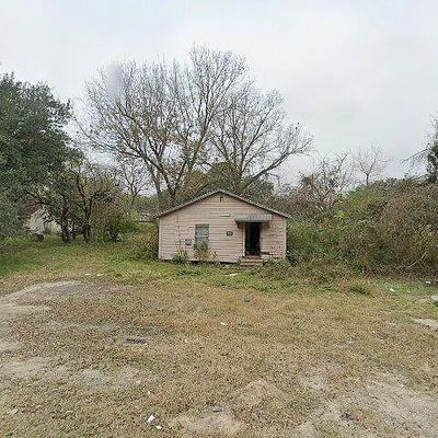 2034 Campbell Rd, Stowell, TX 77661