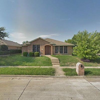 1703 Venus Dr W, Lancaster, TX 75134