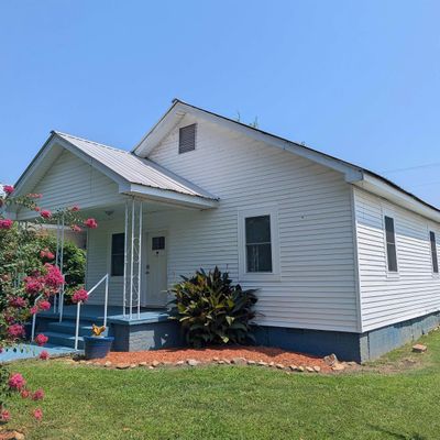 2404 Elm St, Guntersville, AL 35976