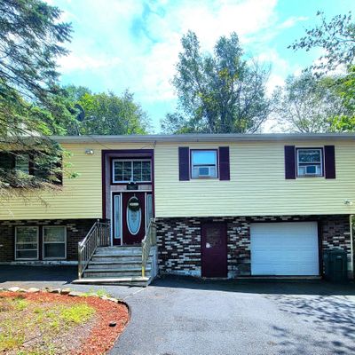 2471 Hidden Ln, Tobyhanna, PA 18466