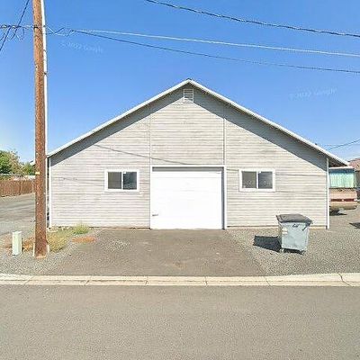 251 Lampe Rd, Selah, WA 98942