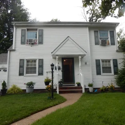 26 Cottage Ln, Clifton, NJ 07012