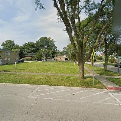 26 W Burlington Ave, Westmont, IL 60559