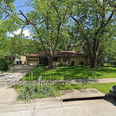 2136 Sw Seabrook Ave, Topeka, KS 66614