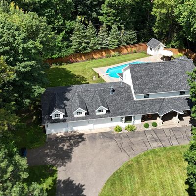 2204 Huntington Point Rd E, Wayzata, MN 55391