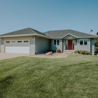 302 Devries Ave S, Hollandale, MN 56045