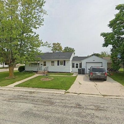 304 Flora Ave, Algoma, WI 54201