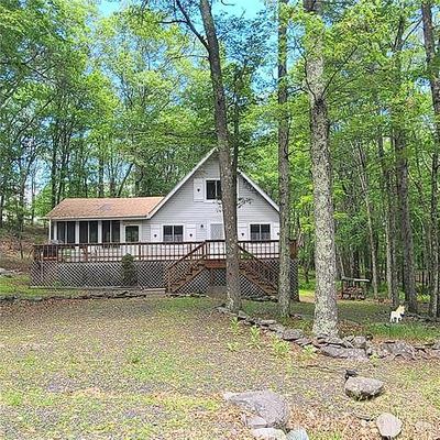 3144 Eagle Ln, Bushkill, PA 18324