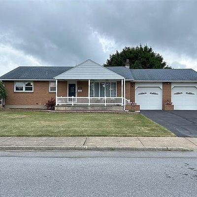 3201 N 4 Th St, Whitehall, PA 18052