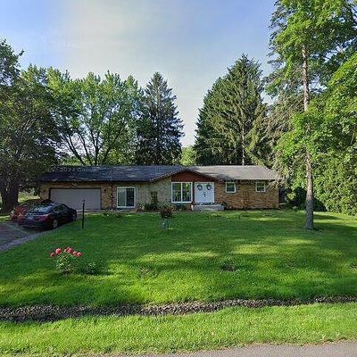 3350 Weber Dr, Norton, OH 44203