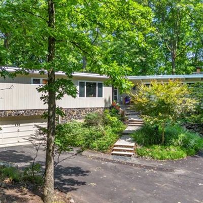 38 Old Rifle Camp Rd, Woodland Park, NJ 07424