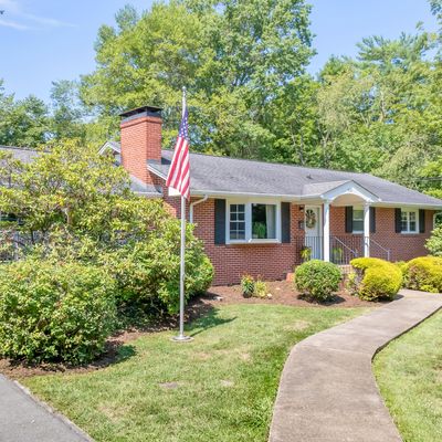 400 Long Crescent Dr, Bristol, VA 24201