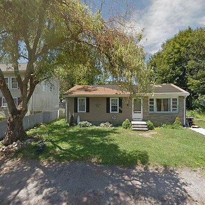 34 Massachusetts Ave, Cumberland, RI 02864