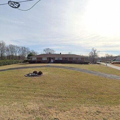 3650 Old Chatham Rd, Martinsville, VA 24112