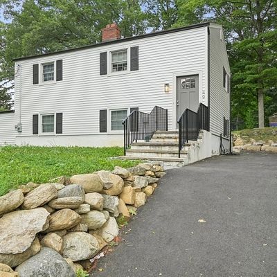 49 Stanhope Rd, Sparta, NJ 07871