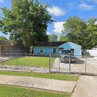 4938 Van Fleet St, Houston, TX 77033