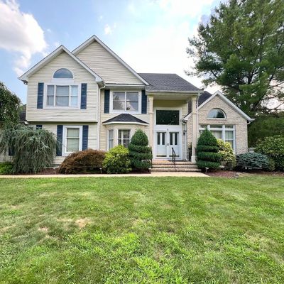 5 Alexander Dr, Monroe Township, NJ 08831