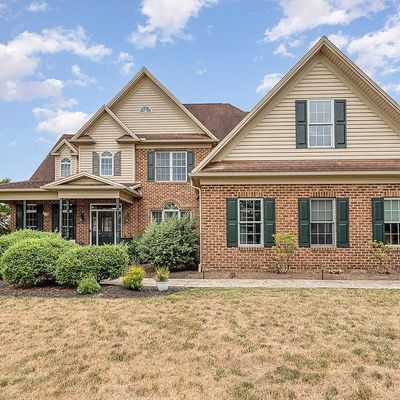 5 Clairburn Dr, Mechanicsburg, PA 17050