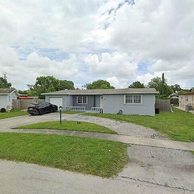 5271 Nw 14 Th Pl, Lauderhill, FL 33313