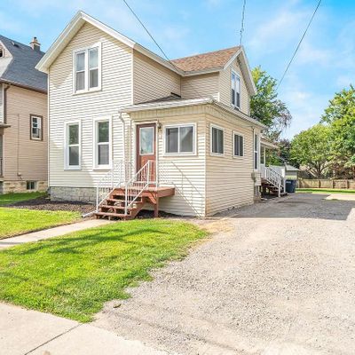 44 W 15 Th Ave, Oshkosh, WI 54902