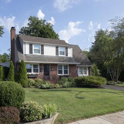 607 Windsor Pl, Moorestown, NJ 08057