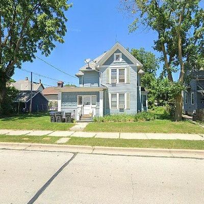 614 Lincoln Ave, Waukesha, WI 53186