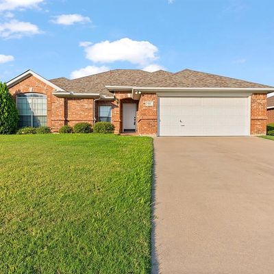 621 Creekview Dr, Burleson, TX 76028