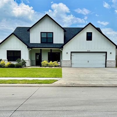 623 Greystone Ln, Angleton, TX 77515