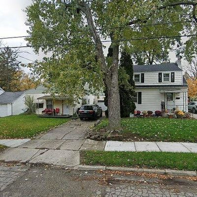 637 E Willard Ave, Lansing, MI 48910