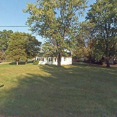 6668 Hazeldell Dr, Temperance, MI 48182