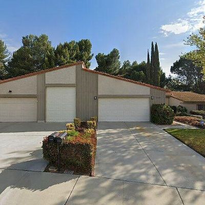 5760 Falling Leaf Ln, Jurupa Valley, CA 92509