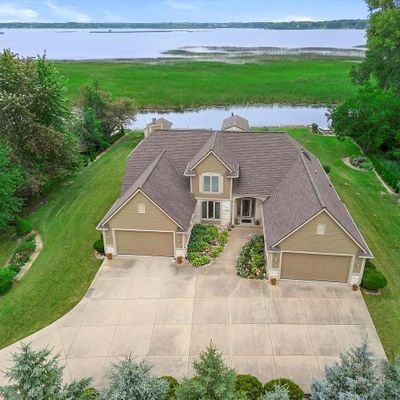 7850 E Wind Lake Rd, Waterford, WI 53185