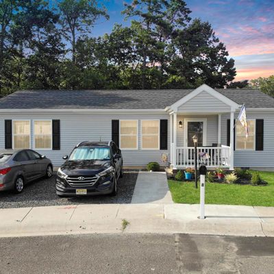 8 Walnut Ct, Mays Landing, NJ 08330