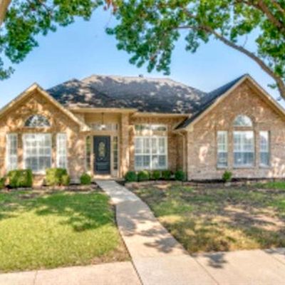 8005 Coastway Dr, Rowlett, TX 75088