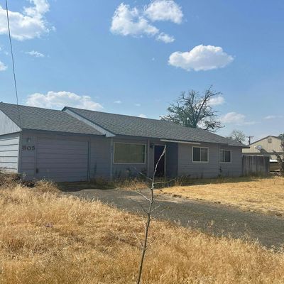 805 Lindberg Ln, Moses Lake, WA 98837