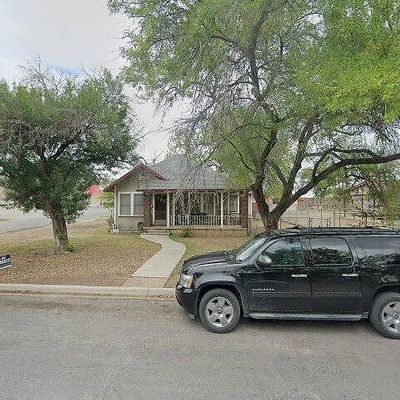 710 20 Th St, Hondo, TX 78861