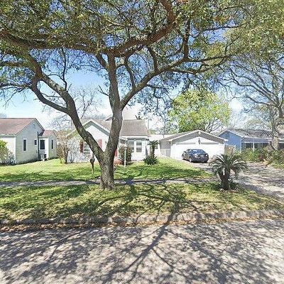 712 10 Th Ave N, Texas City, TX 77590