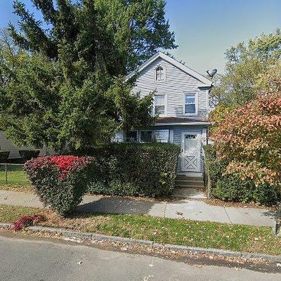 92 Cedar St, Springfield, MA 01105