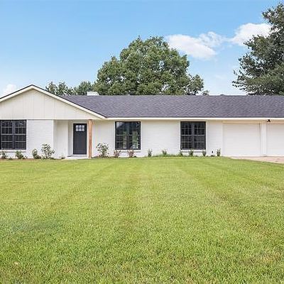 106 Sherwood Dr, Benton, LA 71006