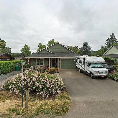 1060 Se Locust St, Dundee, OR 97115