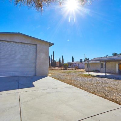 10673 Redwood Ave, Hesperia, CA 92345