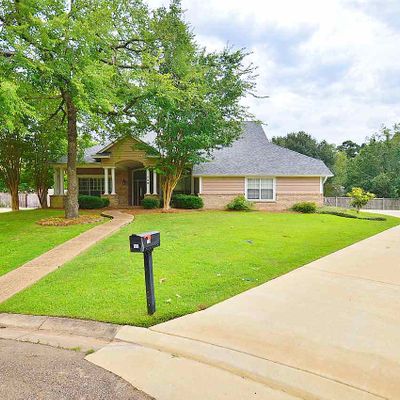 109 Oakbrook Ct, Brandon, MS 39047